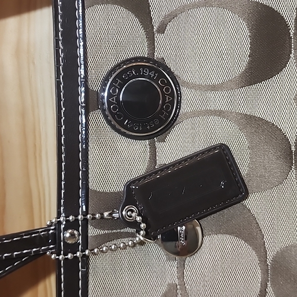 Coach Signature Stripe tote - Picture 2 of 11